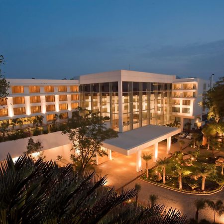 Radisson Blu Plaza Hotel Hyderabad Banjara Hills Zewnętrze zdjęcie The Royal