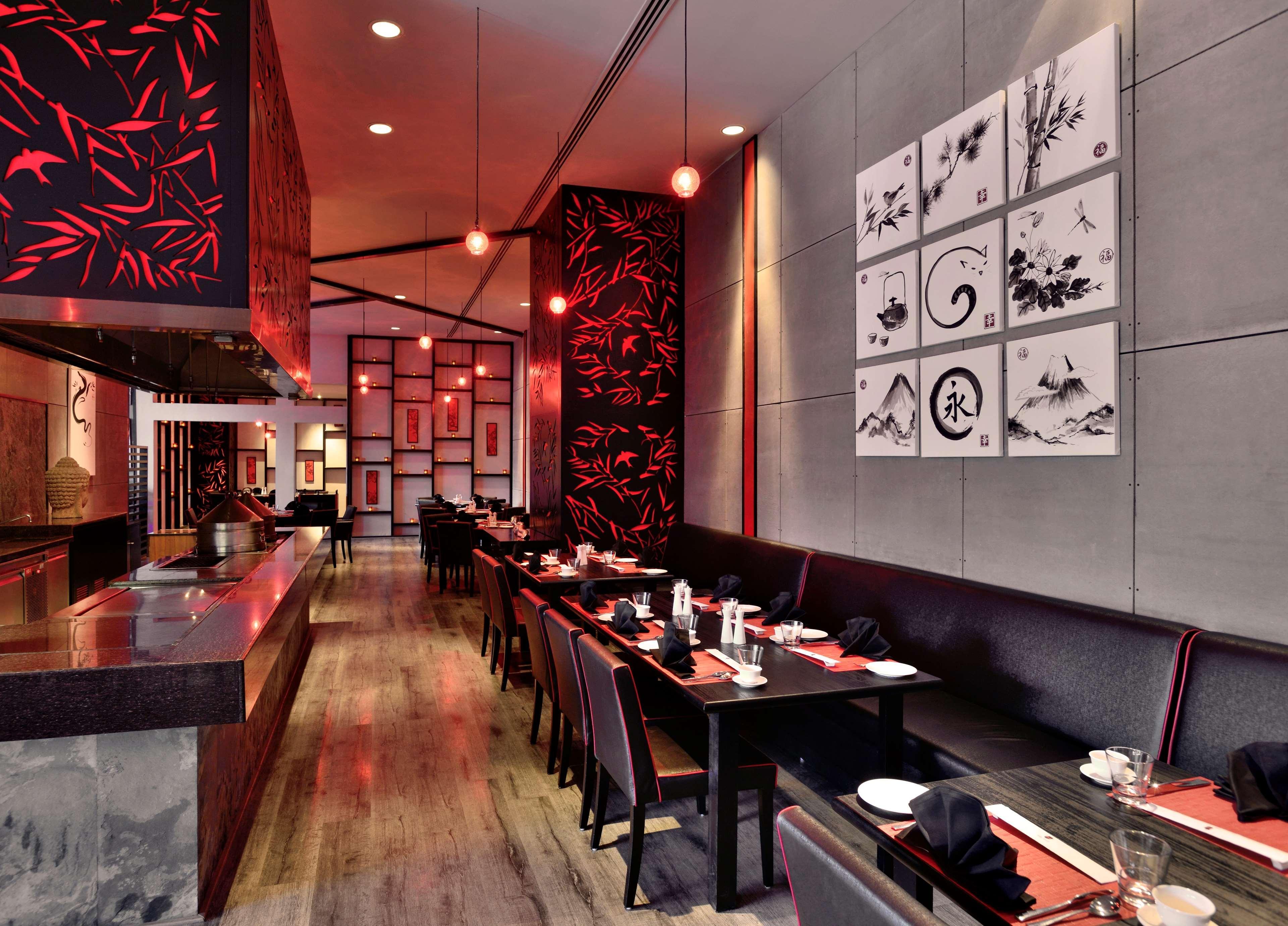 Radisson Blu Plaza Hotel Hyderabad Banjara Hills Zewnętrze zdjęcie Interior of a restaurant