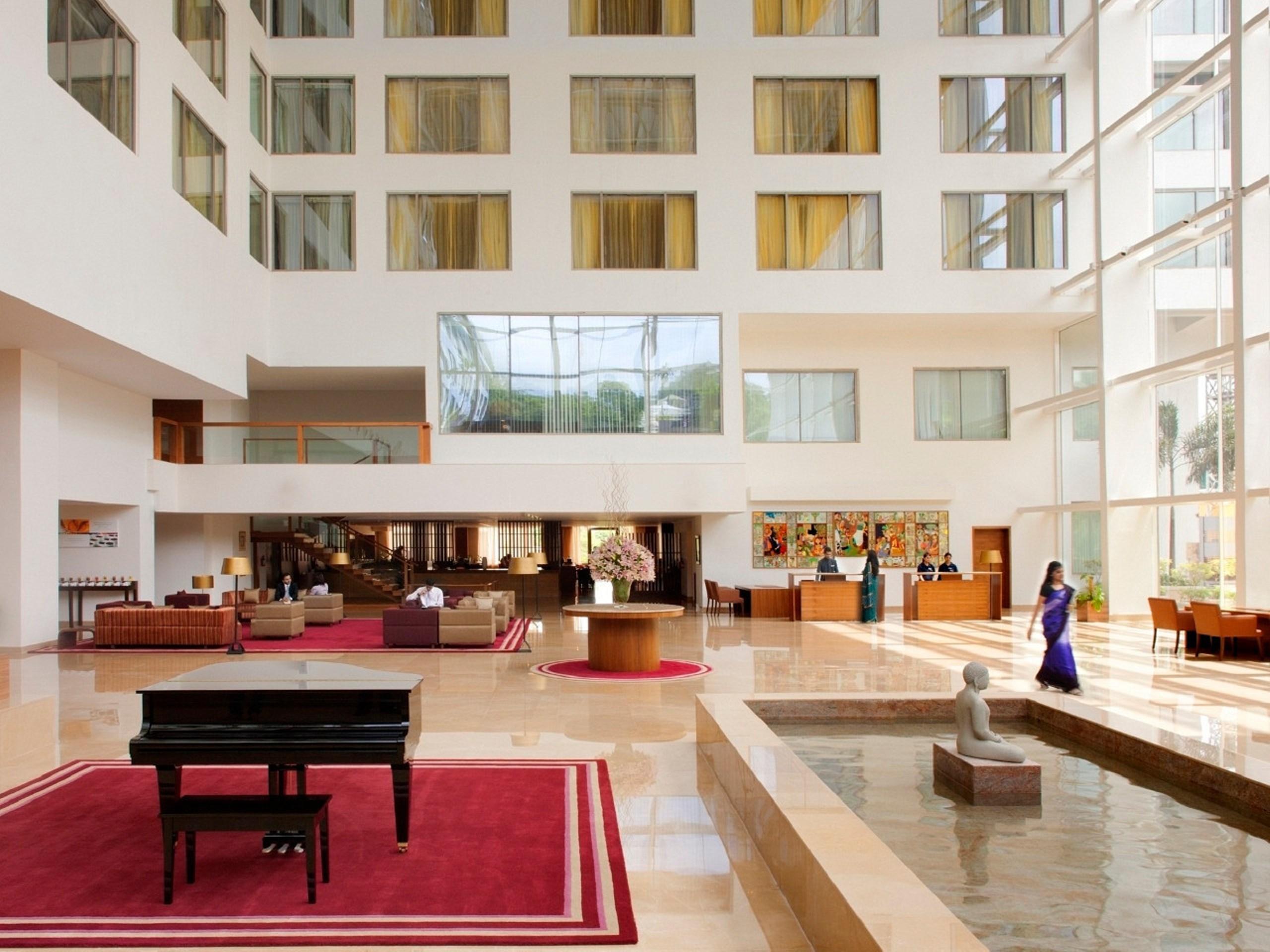 Radisson Blu Plaza Hotel Hyderabad Banjara Hills Zewnętrze zdjęcie The lobby of the Taj Mahal Palace, Mumbai