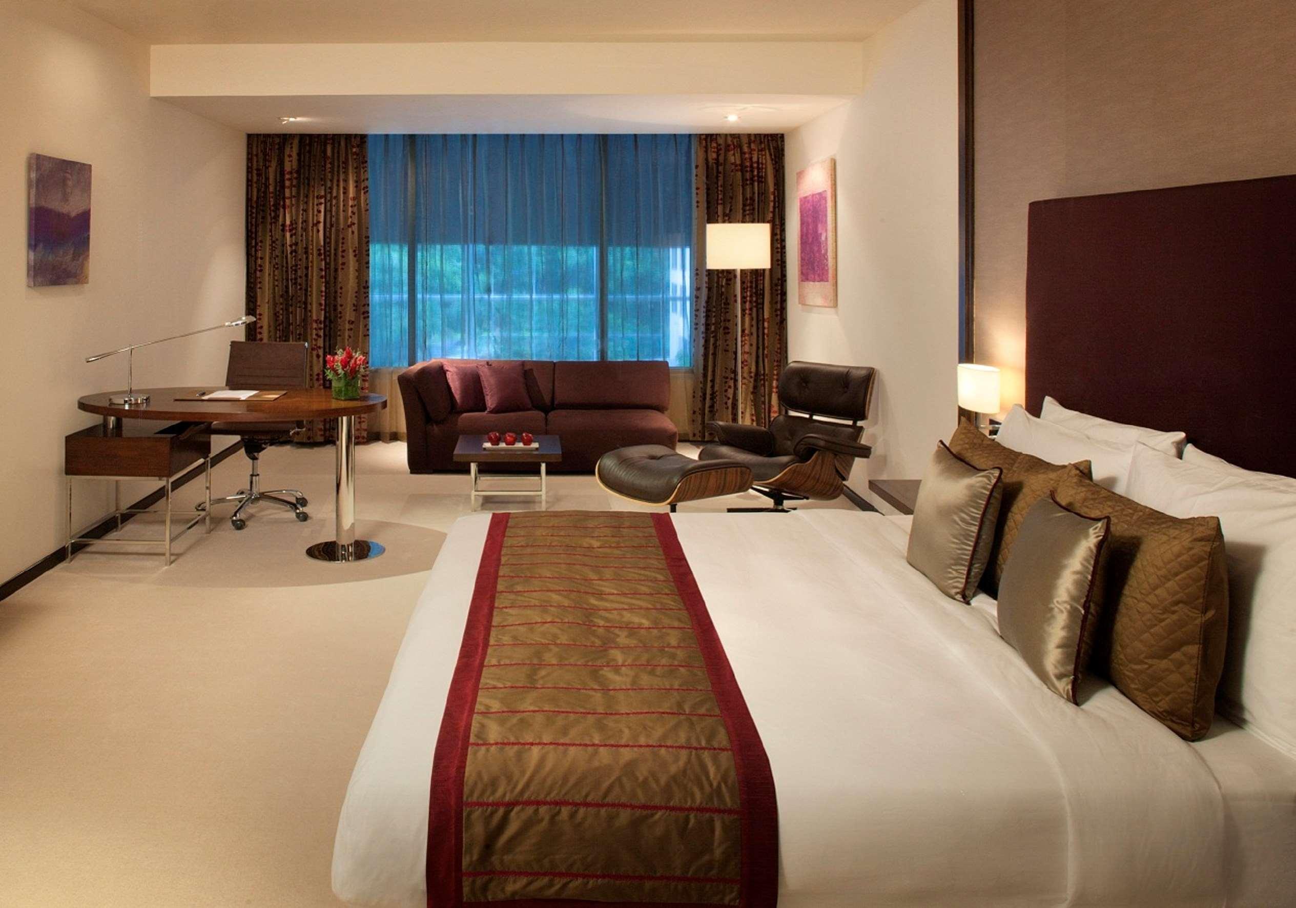 Radisson Blu Plaza Hotel Hyderabad Banjara Hills Pokój zdjęcie A room at the Taj Bengal