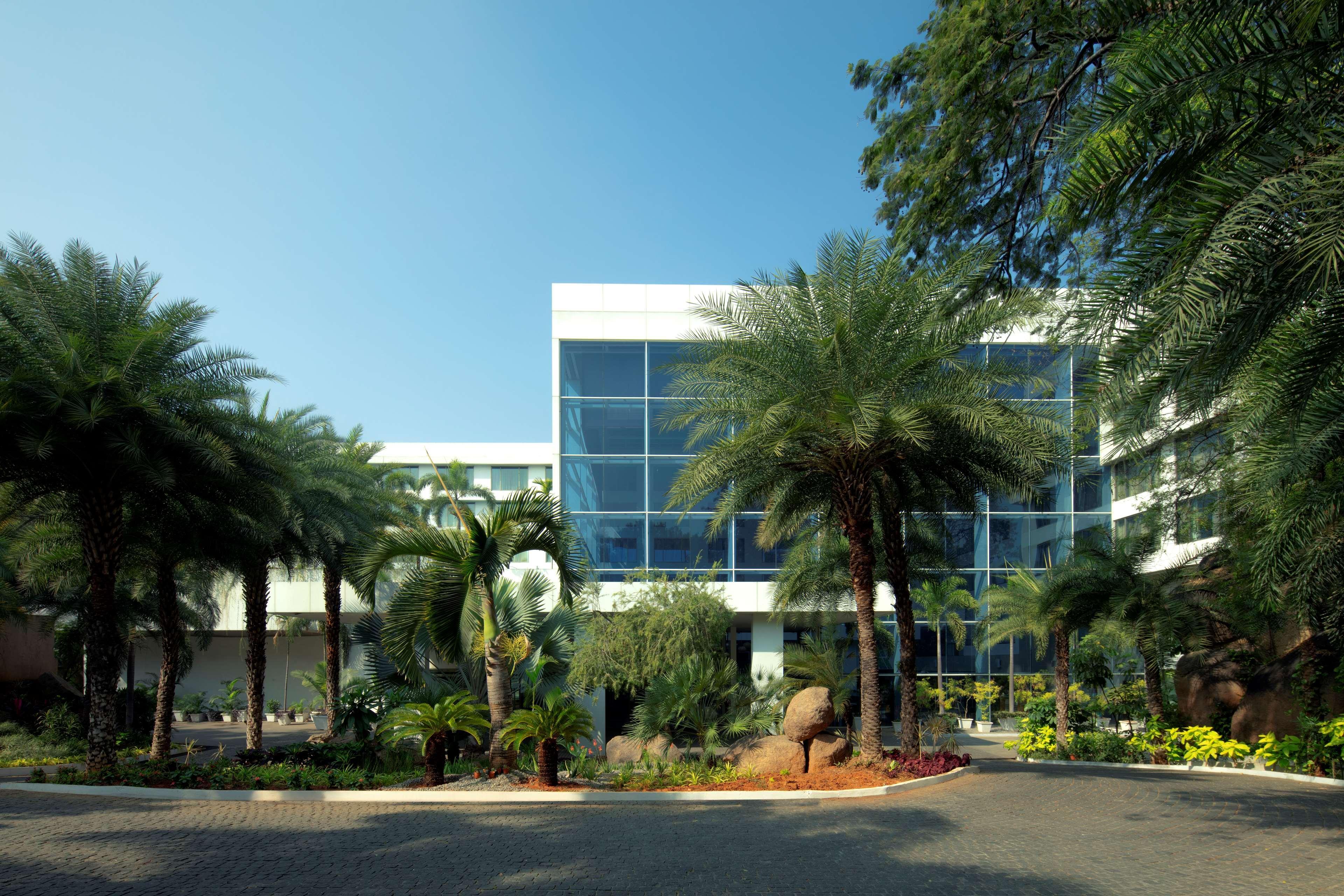 Radisson Blu Plaza Hotel Hyderabad Banjara Hills Zewnętrze zdjęcie The Infosys campus in Mysore