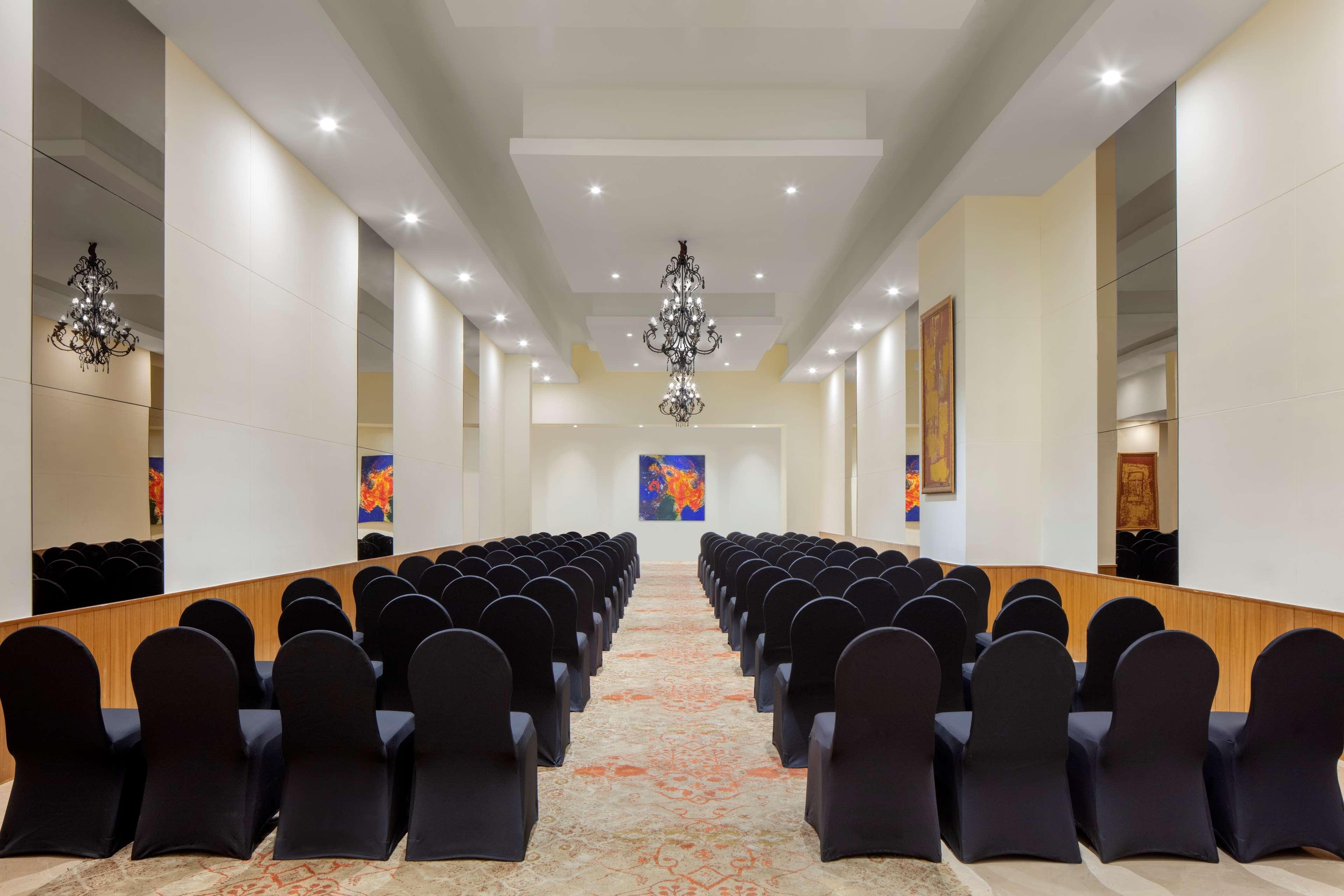 Radisson Blu Plaza Hotel Hyderabad Banjara Hills Zewnętrze zdjęcie The ballroom