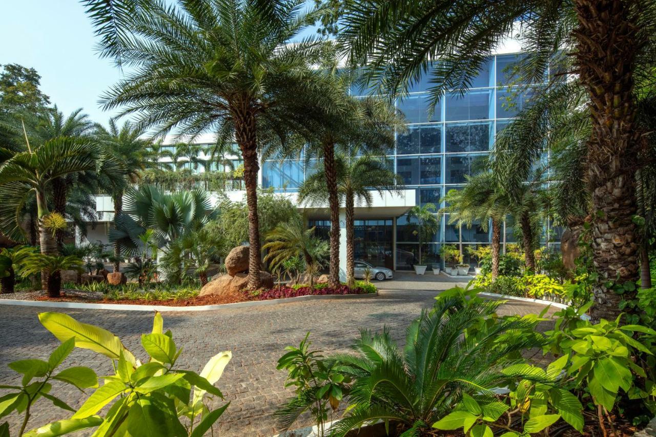 Radisson Blu Plaza Hotel Hyderabad Banjara Hills Zewnętrze zdjęcie The Leela Palace, Chennai